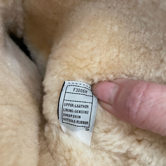 Ugg leather lace up Tall boots Wm 6 - Picture 4 of 10